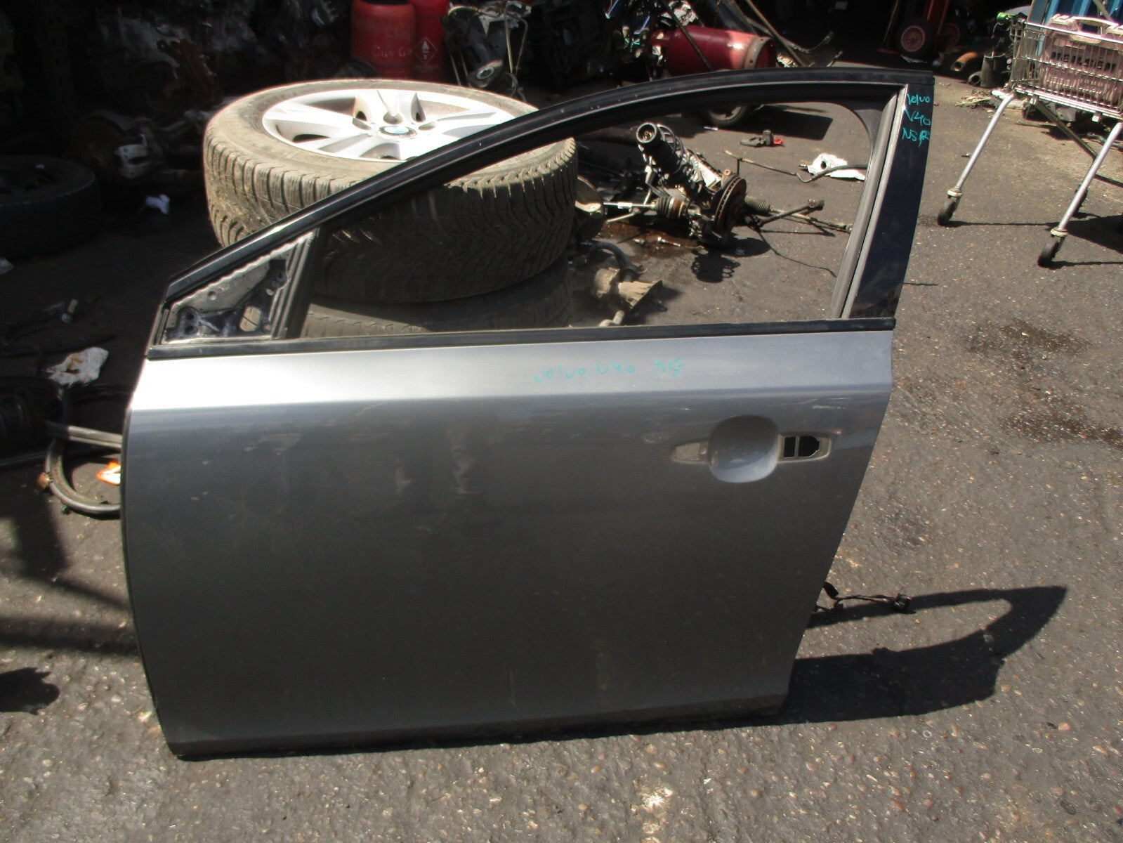 2015 VOLVO V40 D2 NSF PASSENGER SIDE FRONT LEFT BARE DOOR OSMIUM GREY