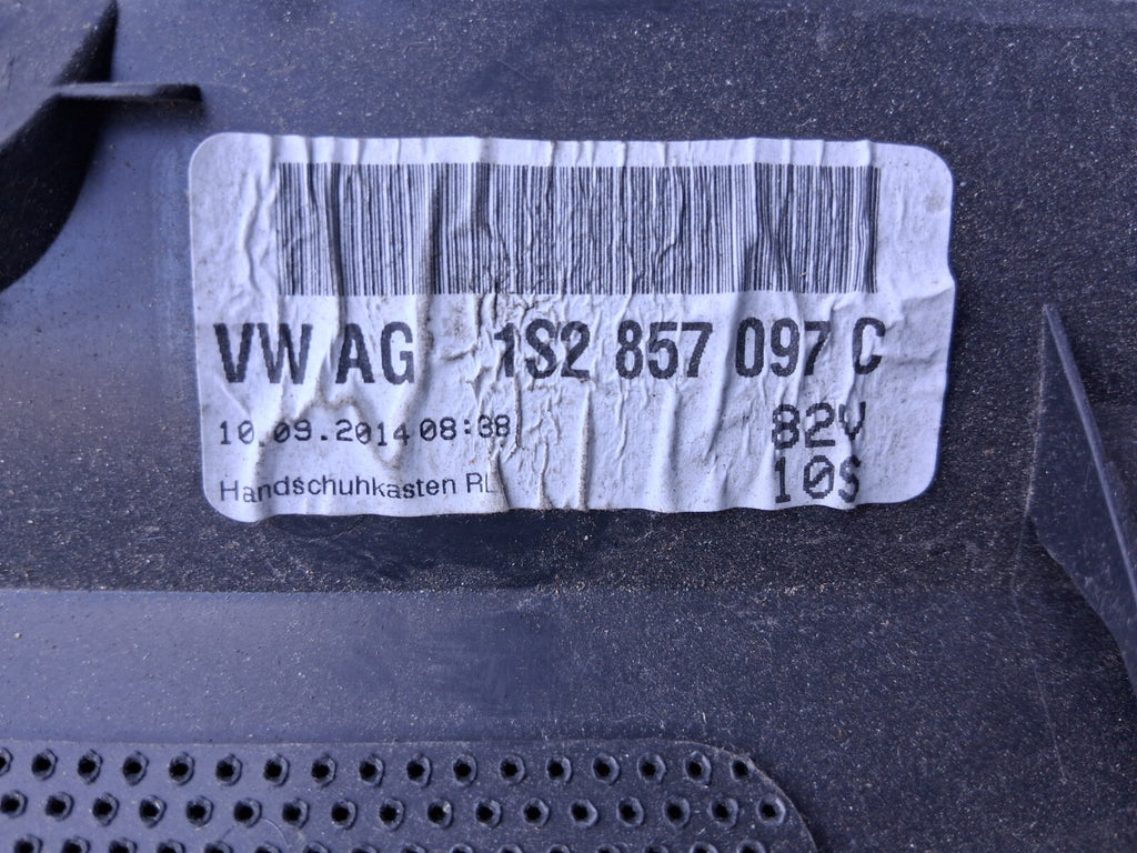 2014 VW VOLKSWAGEN UP DASHBOARD GLOVE BOX FRONT STORAGE COMPARTMENT 1S2857097C