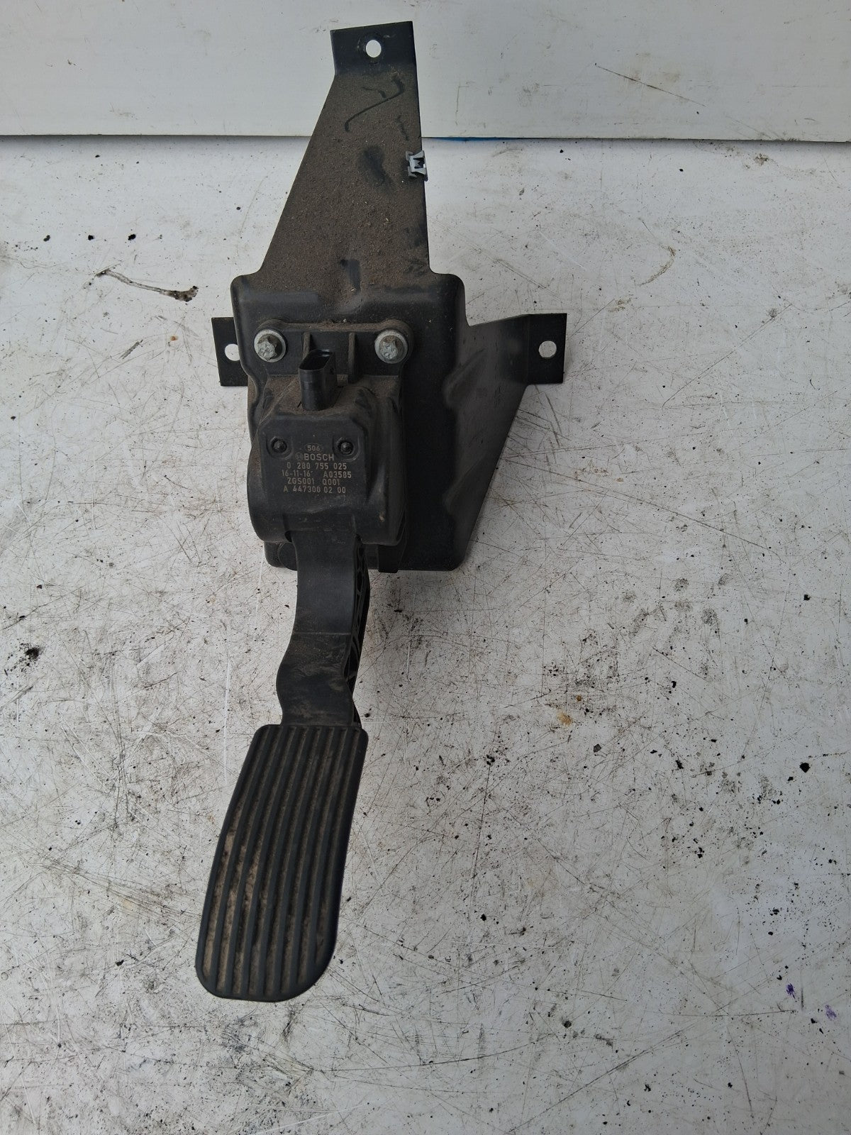 2020 MERCEDES BENZ SPRINTER OSF THROTTLE ACCELERATOR PEDAL 0280755025