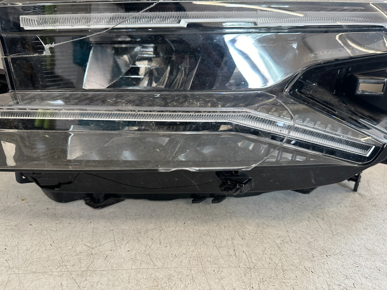 2022 CITROEN C5 AIRCROSS NS PASSENGER FRONT HEADLIGHT LED 9845356080 SPARES