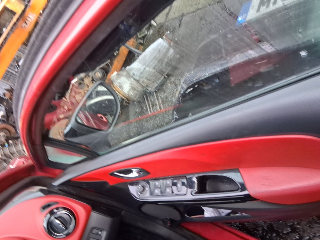 2013 RENAULT CLIO X98 MK4 OSF DRIVER SIDE FRONT RIGHT WINDOW GLASS