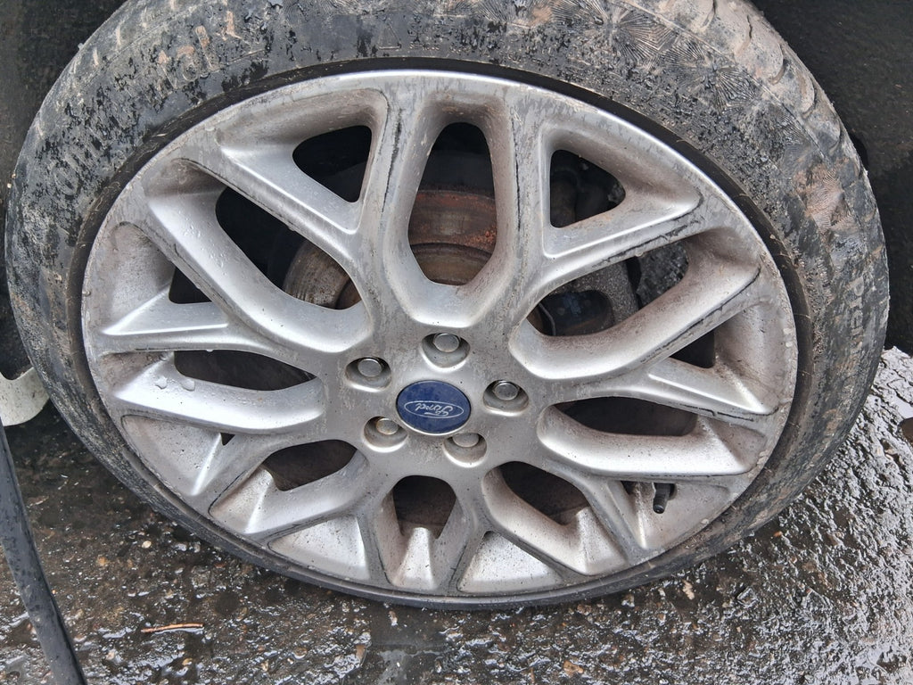 2017 FORD FOCUS MK3 ST LINE 18 INCH ALLOY WHEEL WITH TYRE 235/40R18