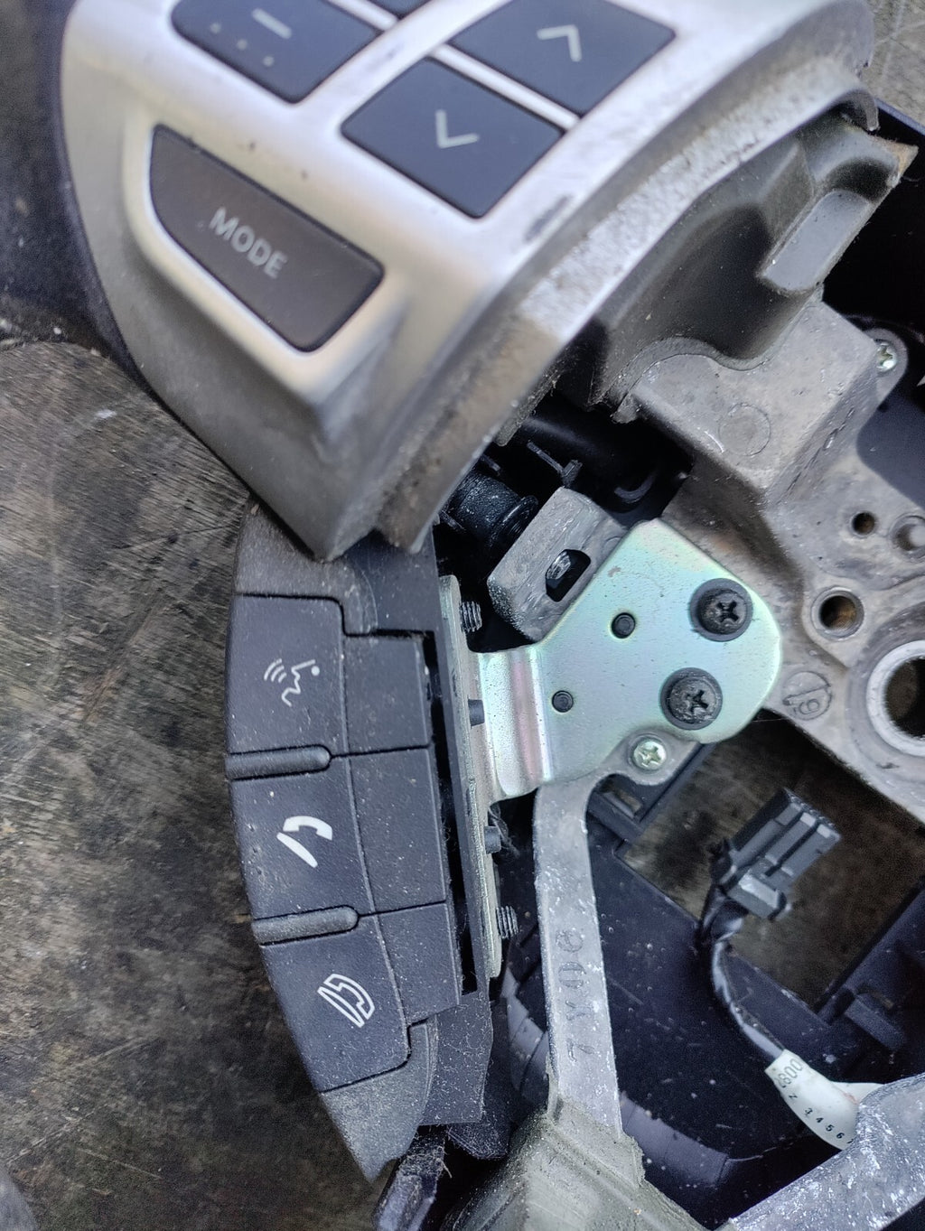 2008 MITSUBISHI OUTLANDER MK2 MULTI FUNCTION STEERING WHEEL