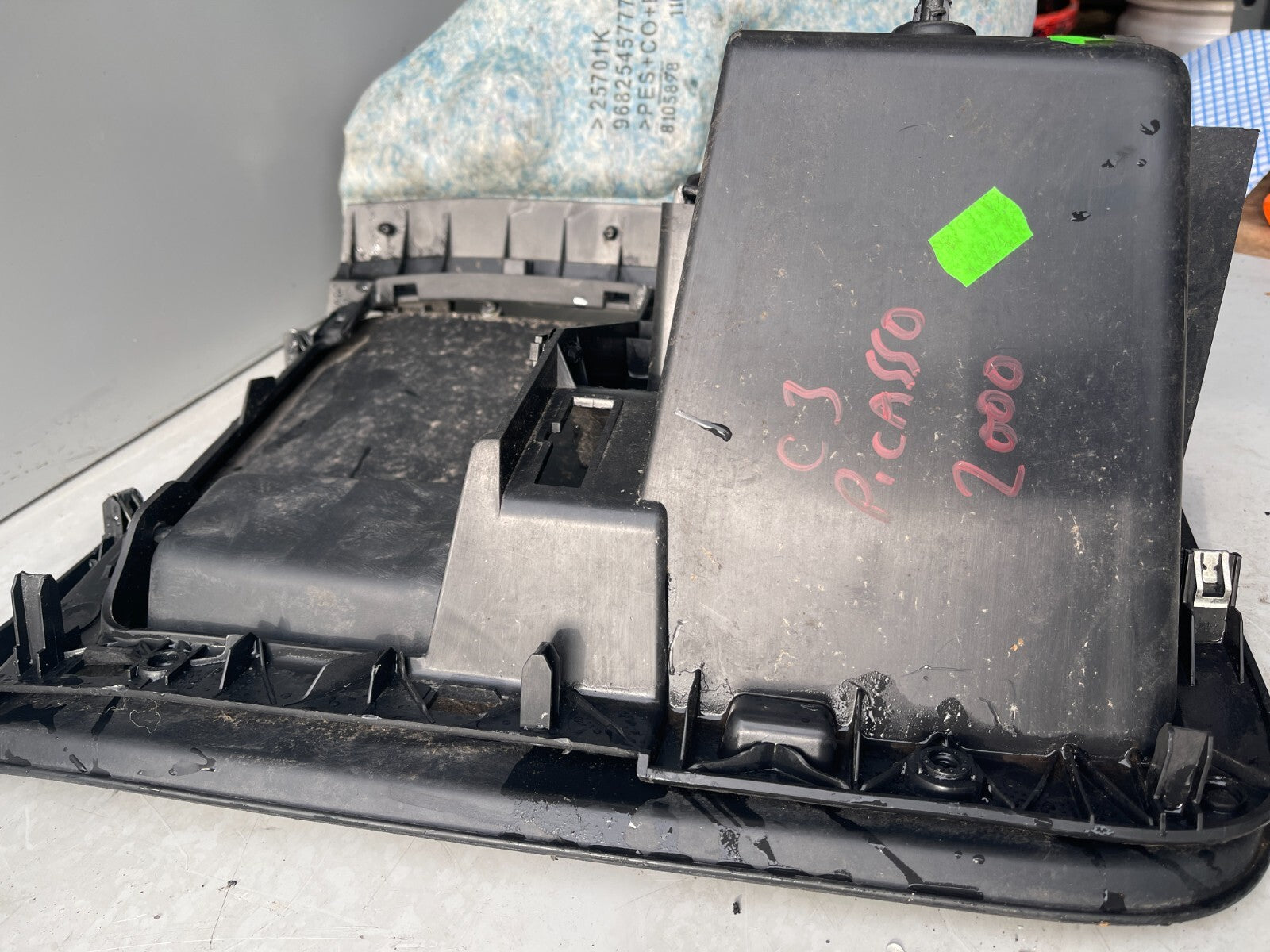 CITROEN C3 PICASSO 2000 GLOVE BOX STORAGE COMPARTMENT 968254777