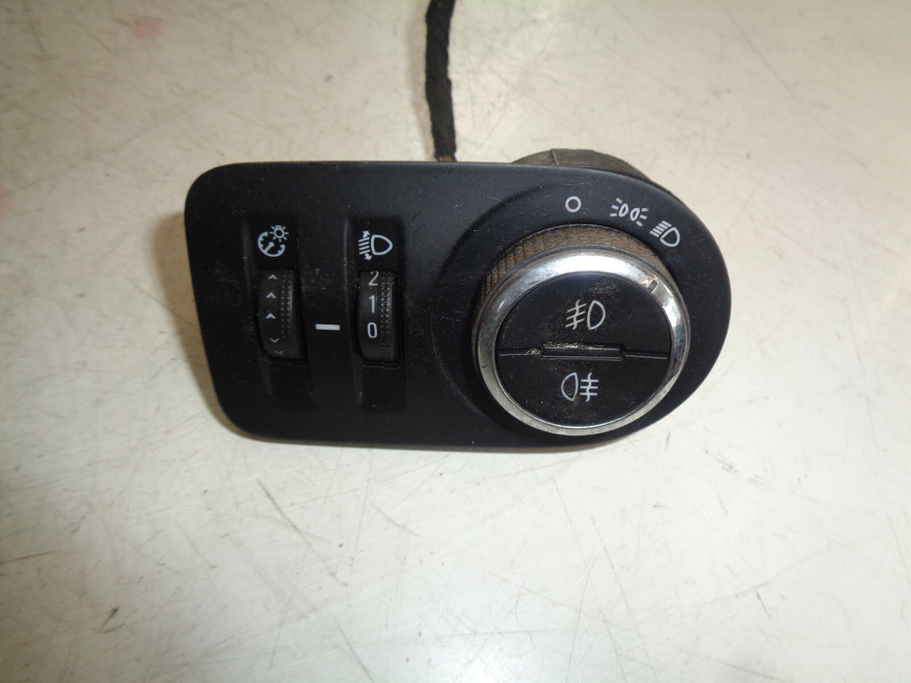VAUXHALL CORSA E 2017 HEADLIGHT & FOGLIGHT SWITCH 13470452