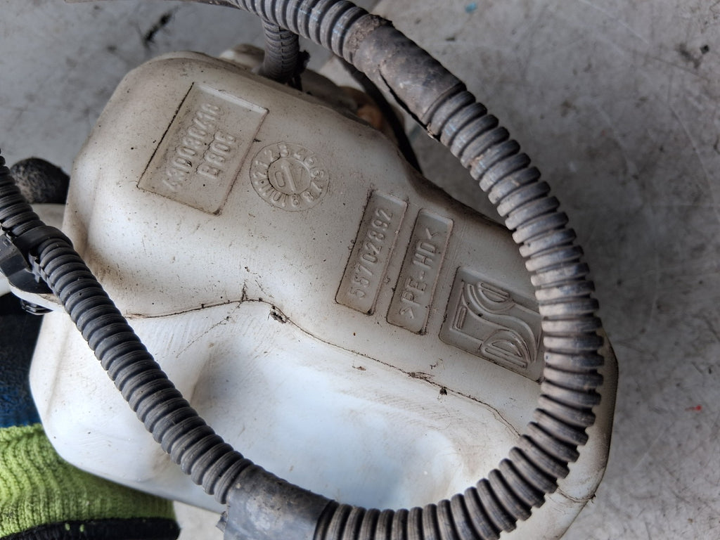 2007 FIAT GRANDE PUNTO FRONT WINDSCREEN WASHER BOTTLE RESERVOIR 55702892