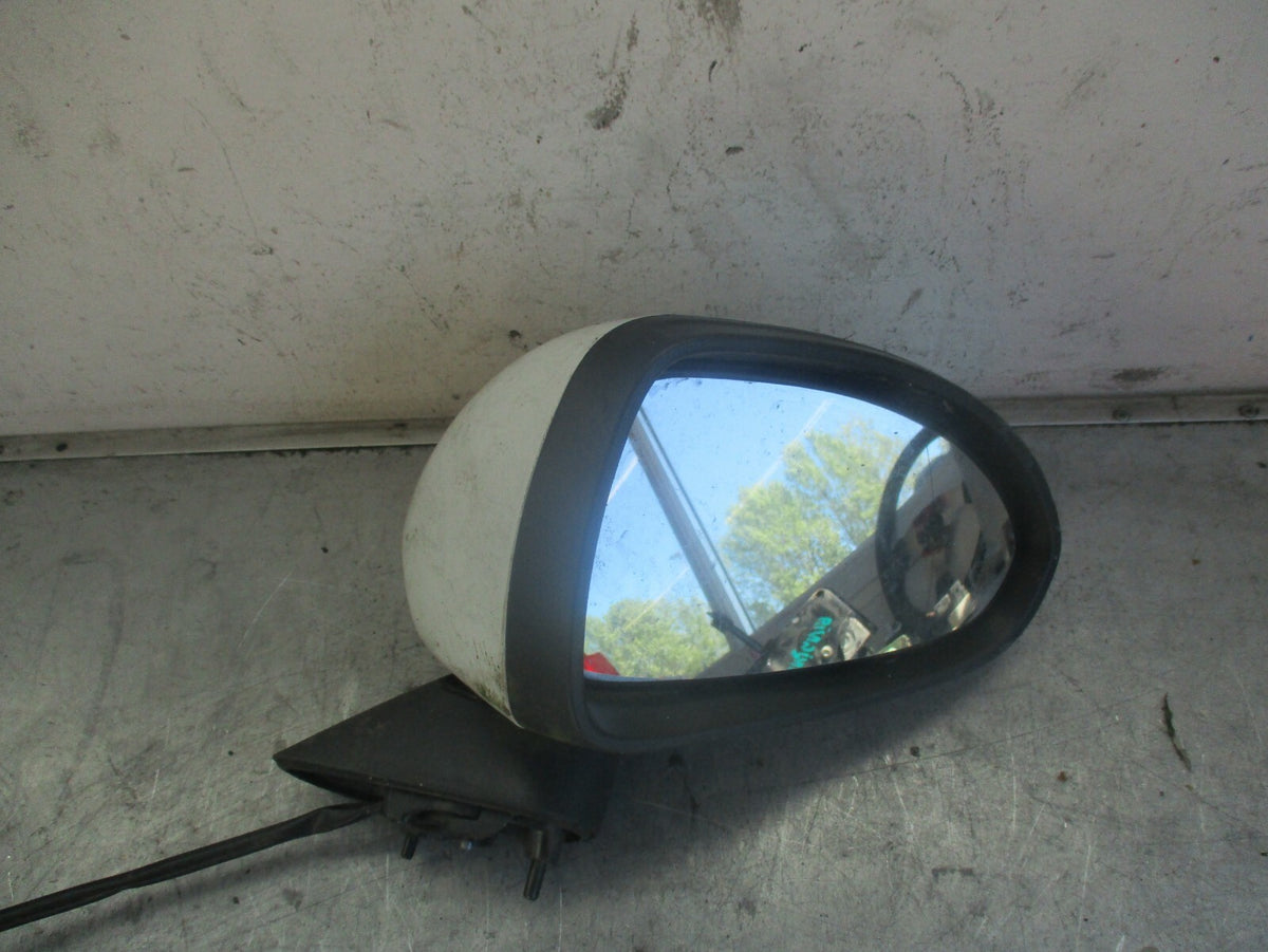 VAUXHALL CORSA D OS DRIVER SIDE ELECTRIC WING MIRROR GREY
