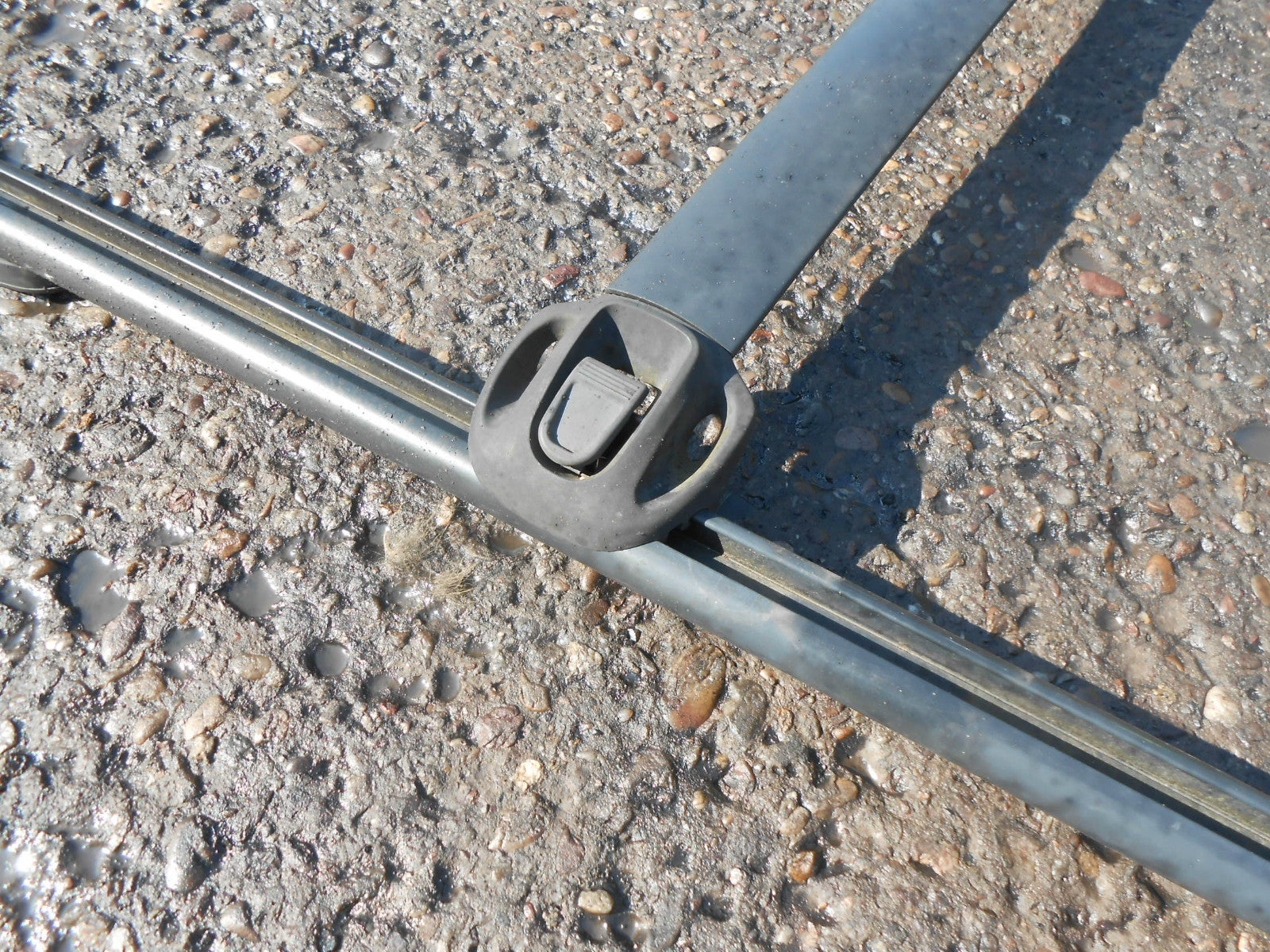 KIA SEDONA MK1 2004 COMPLETE ORIGINAL ADJUSTABLE LOCKING ROOF BARS RAILS RACK