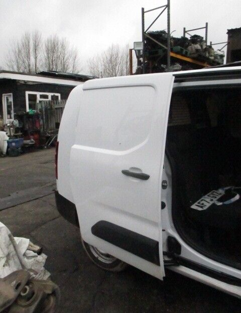 2023 CITROEN BERLINGO MK3 O/S DRIVERS SIDE SLIDING LOADING DOOR WHITE
