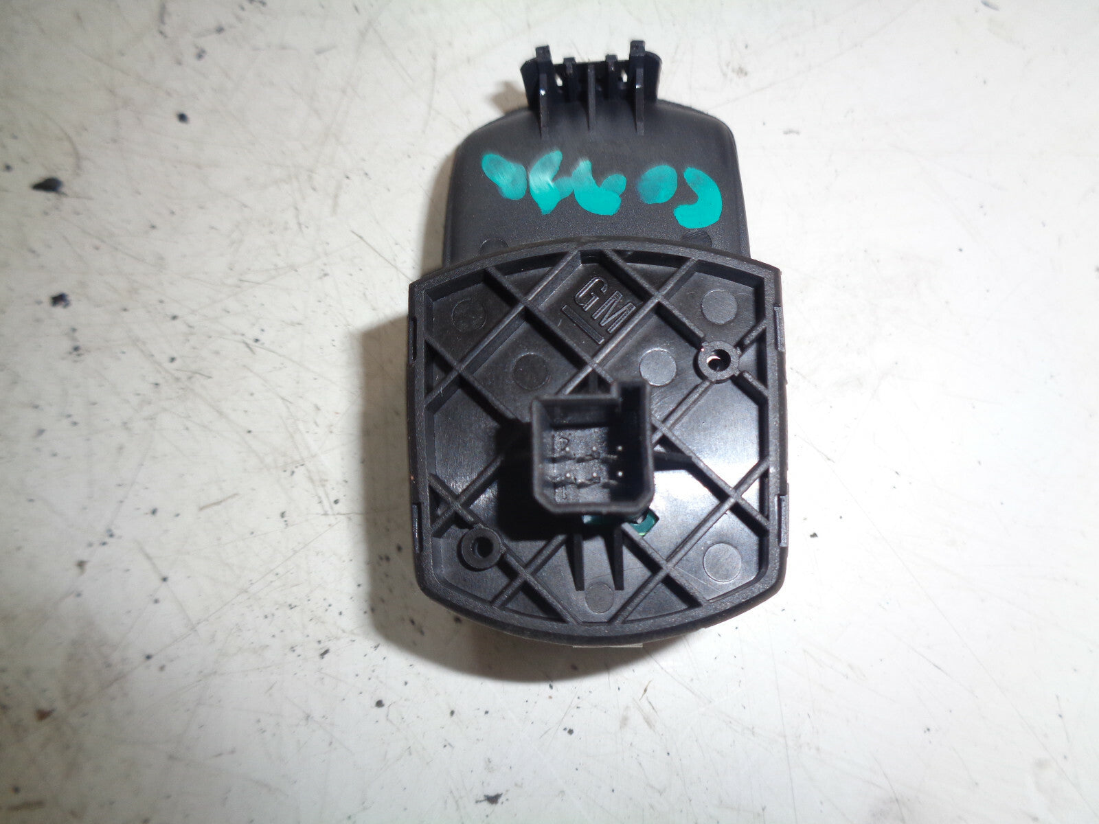 VAUXHALL CORSA D 2007 NSF PASSENGER SIDE FRONT ELECTRIC WINDOW SWITCH 13206806