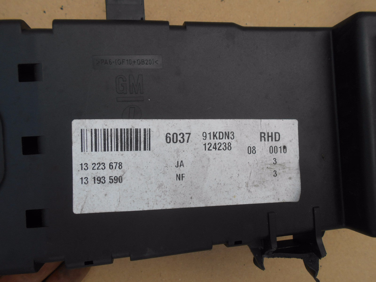 VAUXHALL VECTRA C 2004 1.8 16V FUSE RELAY BOX 13193590 NF