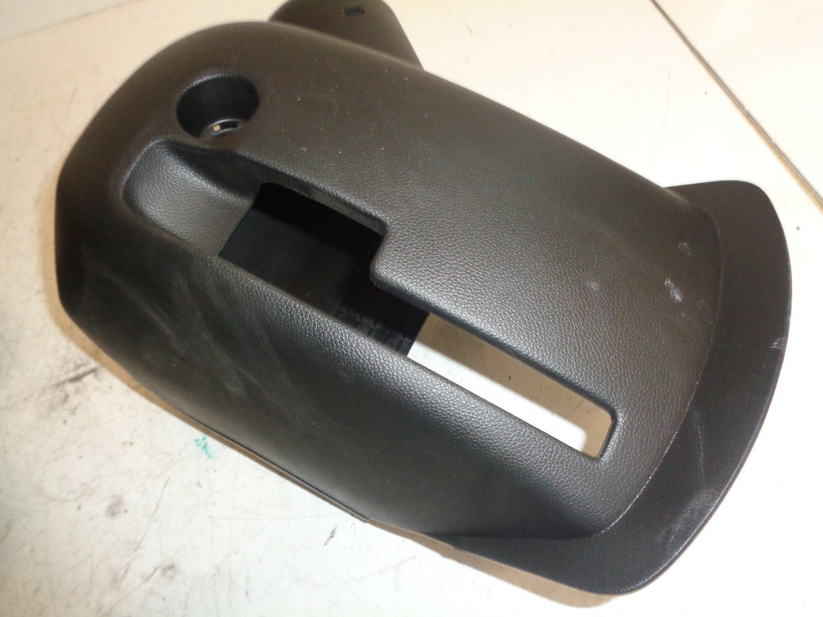 VAUXHALL VIVA 2017 STEERING SURROUND COWEL TRIM 95072442