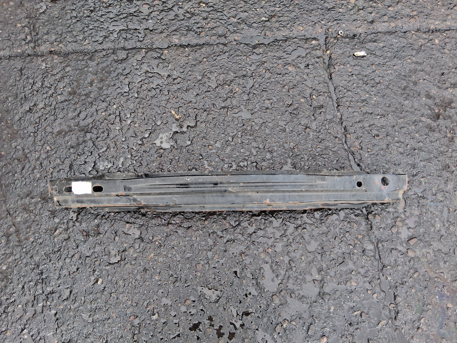 AUDI A4 B8 2011 ESTATE REAR CRASH BUMPER REINFORCEMENT BAR