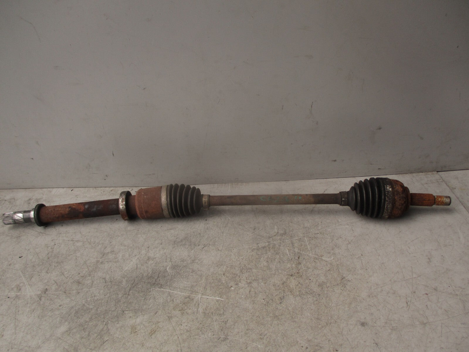 2011 RENAULT CLIO MK3 1.2 PETROL OSF DRIVER SIDE FRONT RIGHT DRIVESHAFT