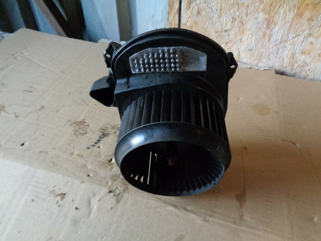 MERCEDES A CLASS A180 2017 HEATHER AIR BLOWER MOTOR FAN ASSEMBLY A2469064300