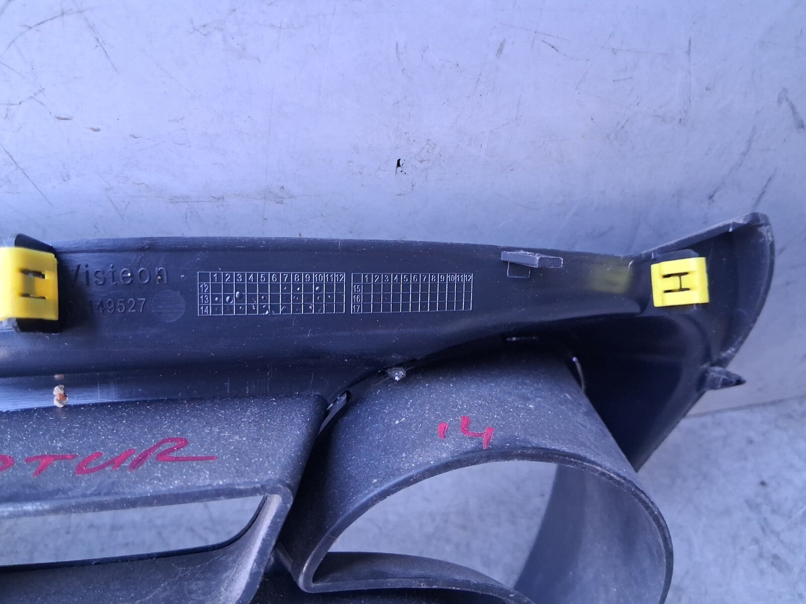RENAULT CAPTUR 2014 1.5 DIESEL SPEEDOMETER CLUSTER SURROUND TRIM PANEL 682507627