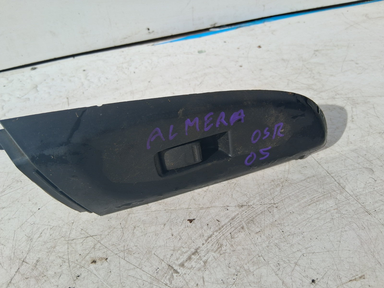 2005 NISSAN ALMERA OSR OFF RIGHT DRIVER SIDE REAR WINDOW SWITCH 82960BM700