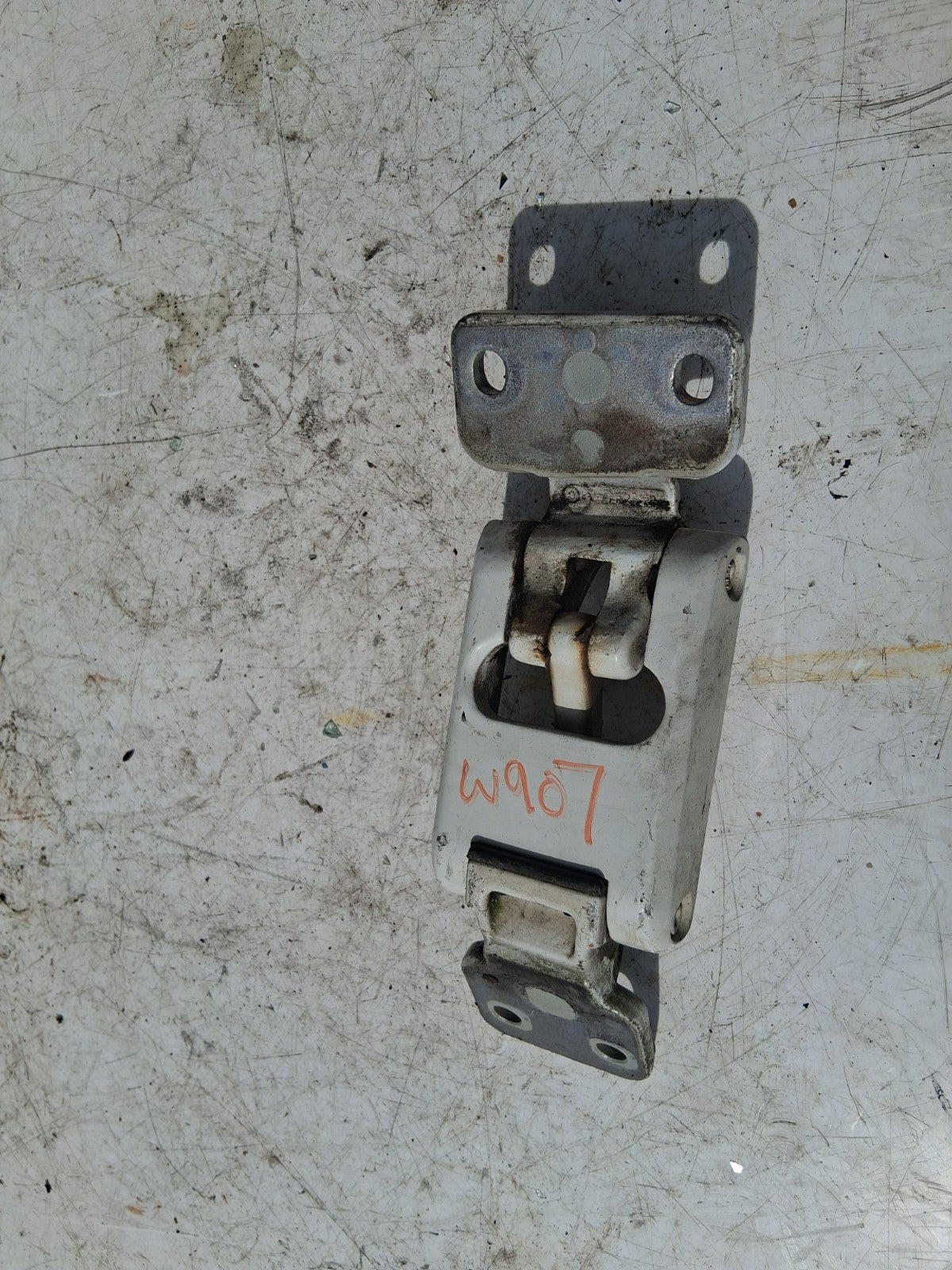 2020 MERCEDES BENZ SPRINTER W907 REAR UPPER RIGHT DRIVER DOOR HINGE A9107406400