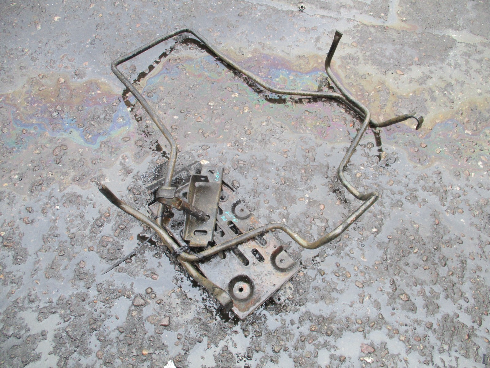 2020 SAIC LDV V80 2.5 DIESEL SPARE METAL WHEEL CARRIER