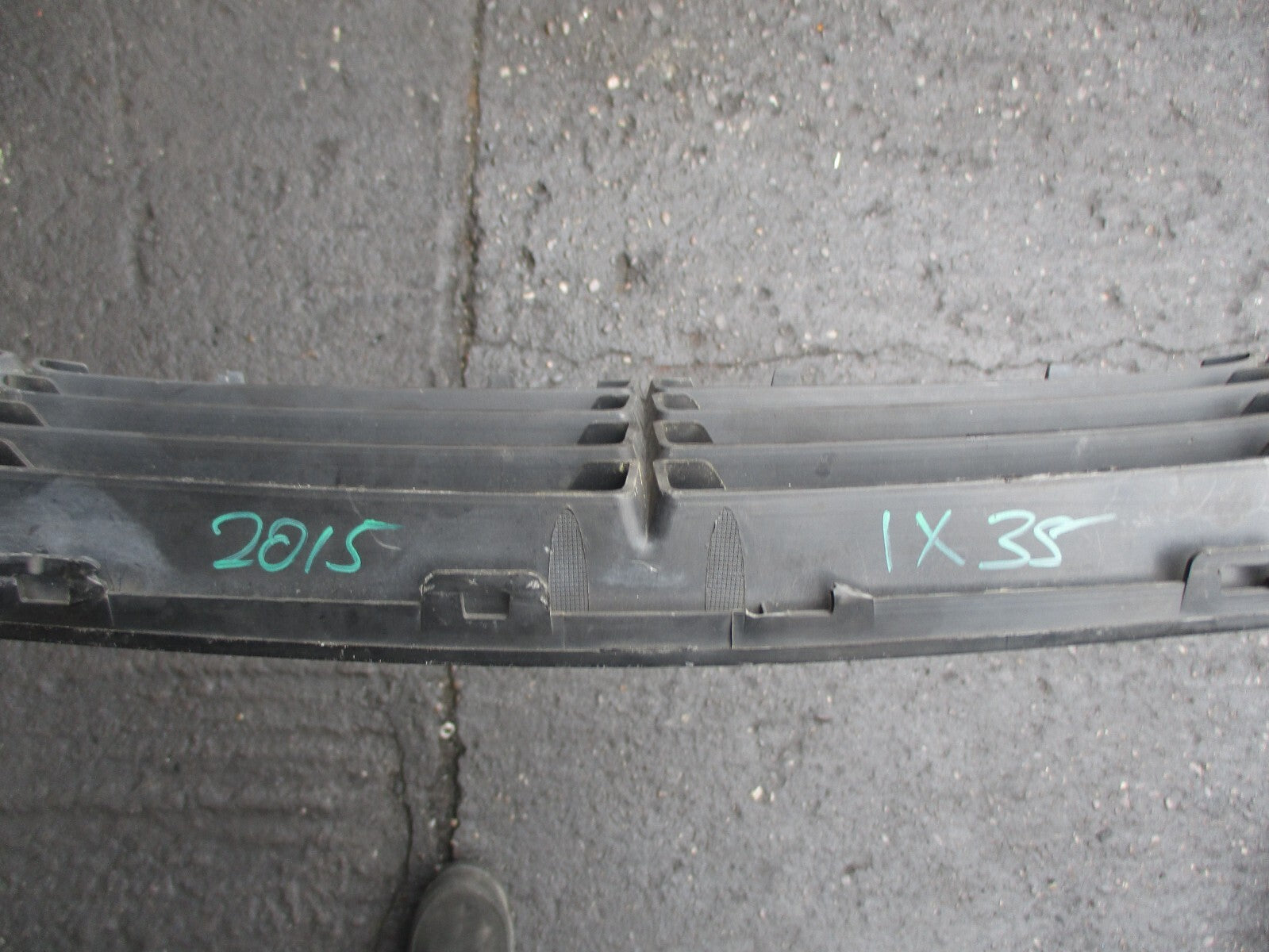 HYUNDAI IX35 2015 FRONT BUMPER GRILL TRIM