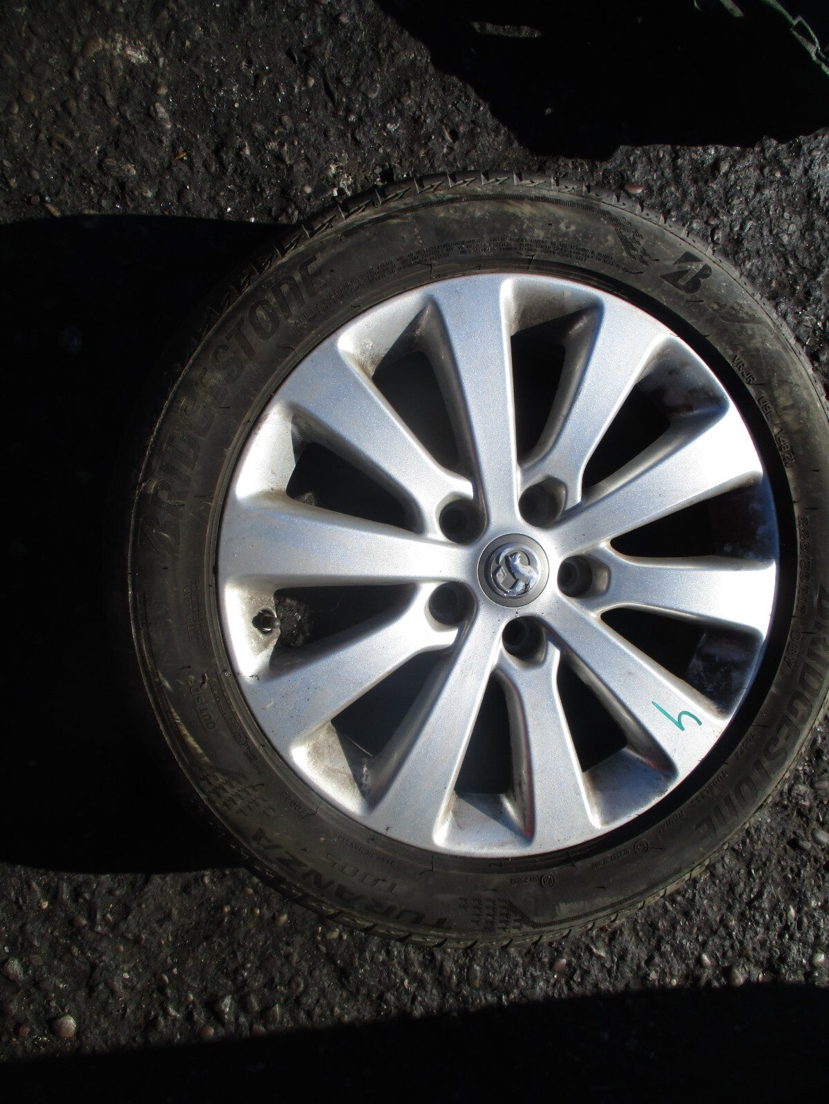 VAUXHALL ZAFIRA C MK3 2017 17 INCH ALLOY WHEEL WITH TYRE 225/50R17 REF 4