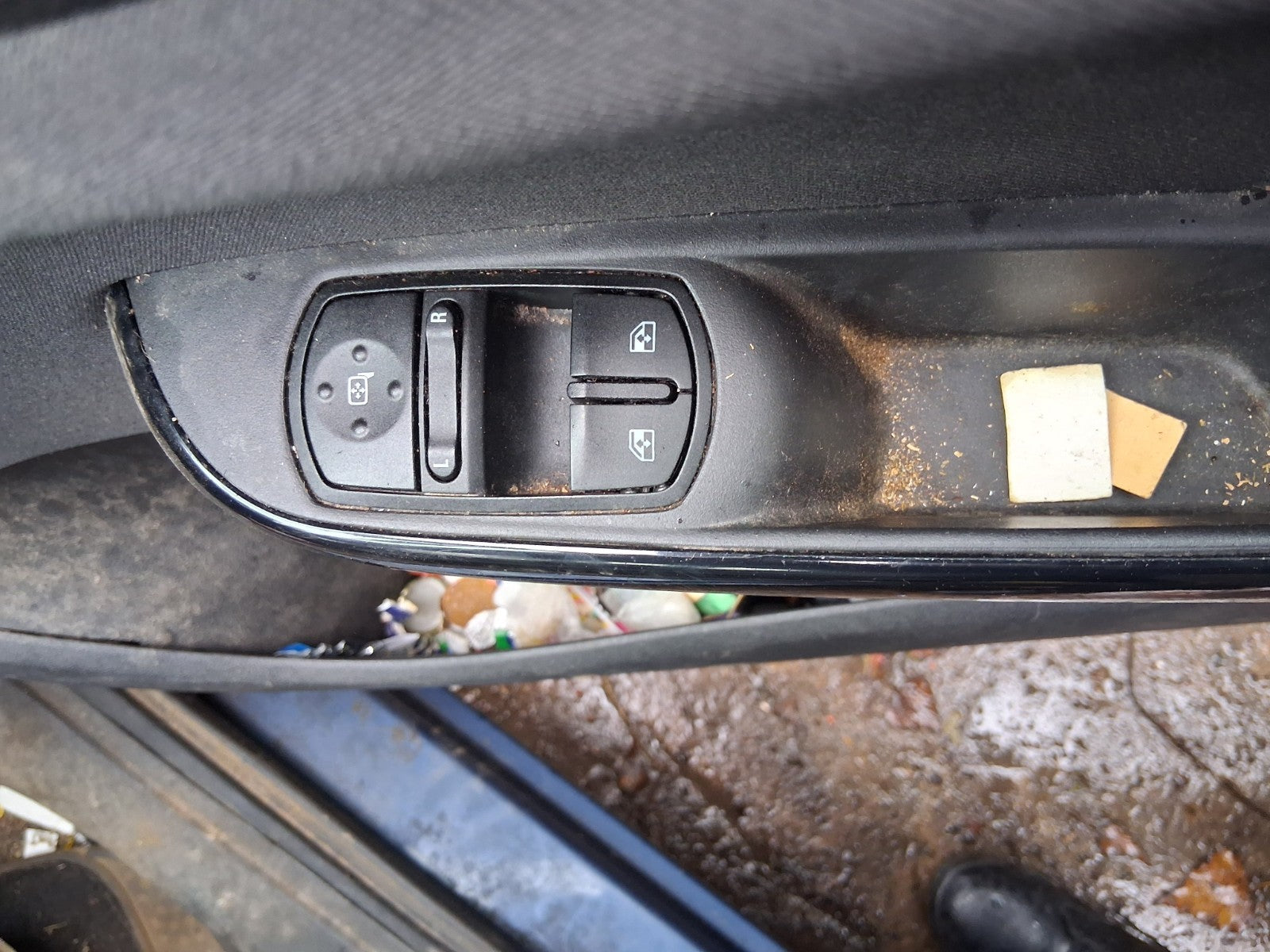 2017 VAUXHALL CORSA E OSF DRIVER SIDE FRONT RIGHT WINDOW CONTROL SWITCH