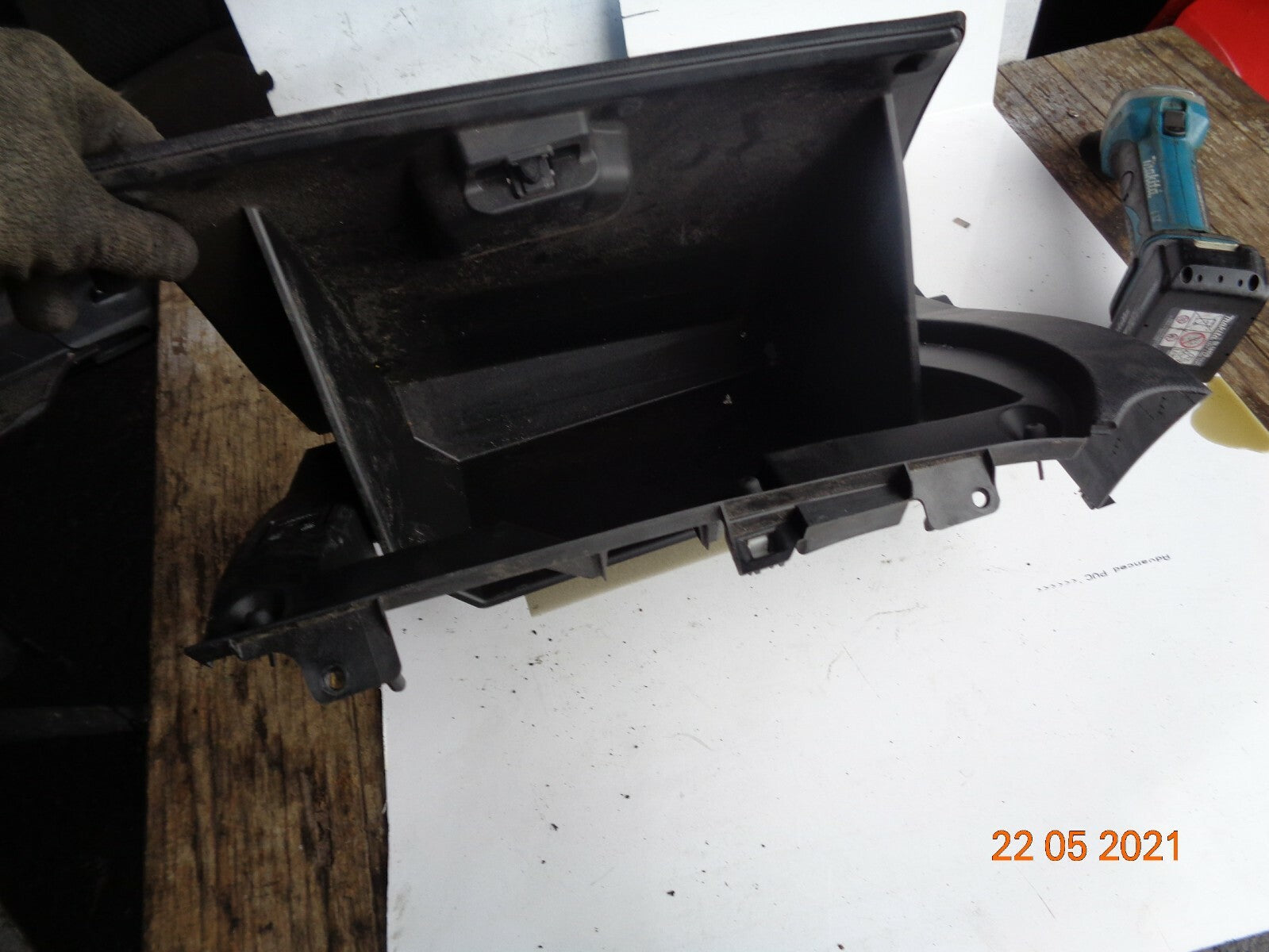 MADZA 2 MK4 DJ DL 2015 INTERIOR STORAGE COMPARTMENT GLOVE BOX GLOVEBOX