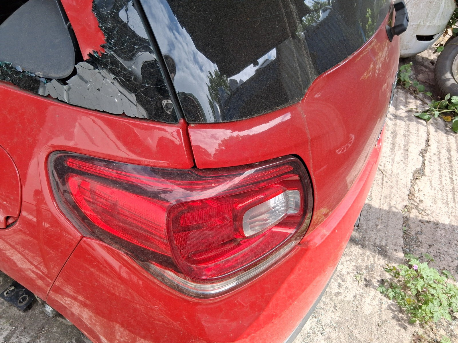 2012 CITROEN DS3 3 DOOR NSR PASSENGER SIDE REAR LEFT TAIL LIGHT