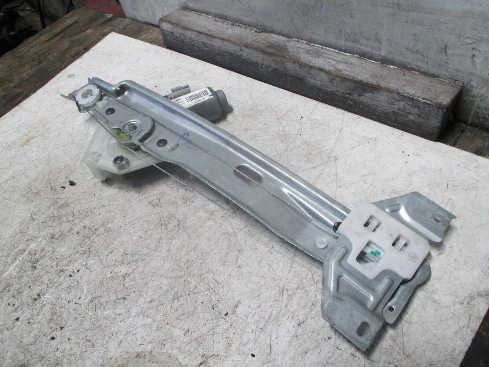 FORD KA +PLUS MK3 2018 OSR DRIVER SIDE REAR WINDOW MOTOR REGULATOR