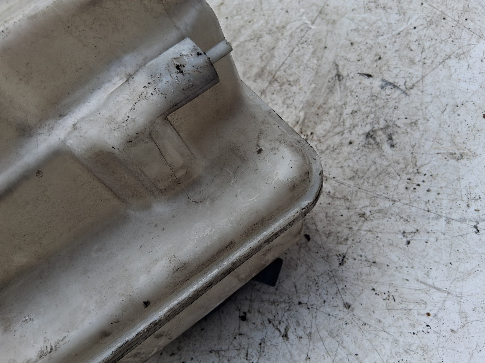 2008 MERCEDES B CLASS W245 FRONT WINDSCREEN WASHER BOTTLE TANK 1698690220