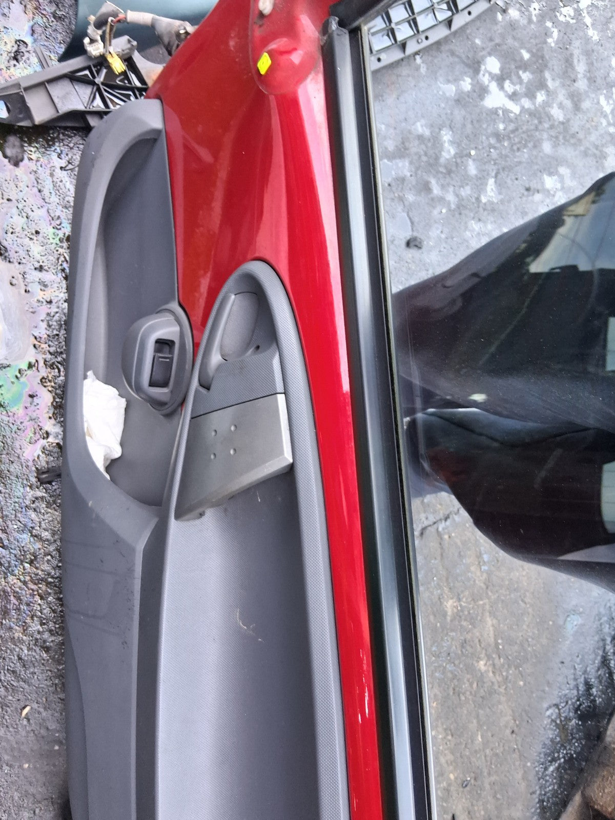 2008 CITROEN C1 MK1 3 DOOR OSF DRIVER SIDE FRONT RIGHT COMPLETE DOOR RED