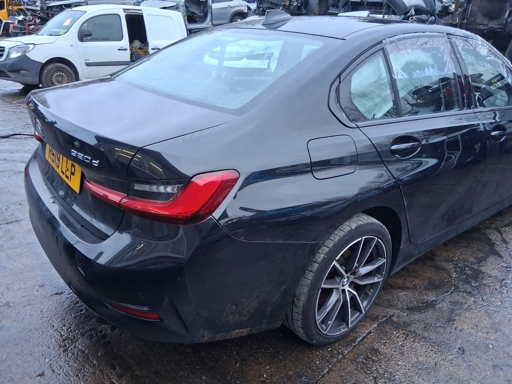 2019 BMW 3 SERIES SALOON G20 OSR DRIVER SIDE REAR QUARTER PANEL BLACK MET 475