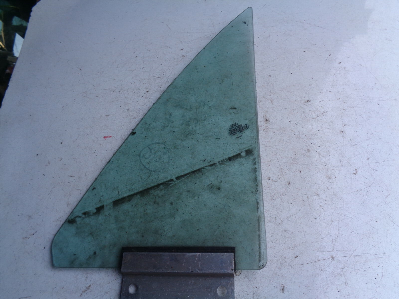 AUDI TT 8N 2003 OSF DRIVER SIDE FRONT QUARTER 1/4 WINDOW GLASS