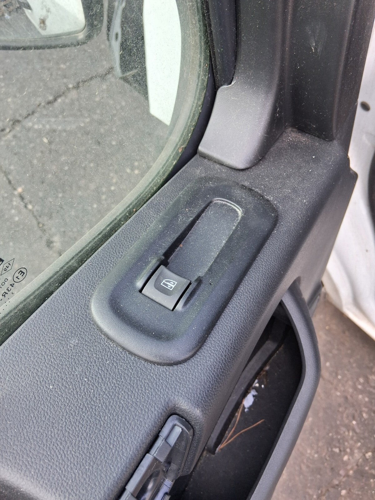 2024 NISSAN INTERSTAR MASTER MK3 NSF PASSENGER SIDE FRONT WINDOW CONTROL SWITCH