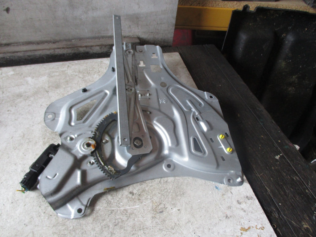 HYUNDAI I40 2012 OSF DRIVER SIDE FRONT WINDOW MOTOR REGULATOR