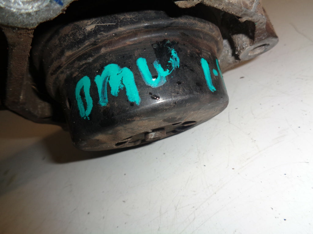 BMW 1 3 SERIES F20 F21 NS PASSENGER SIDE ENGINE MOUNT RUBBER 6859407