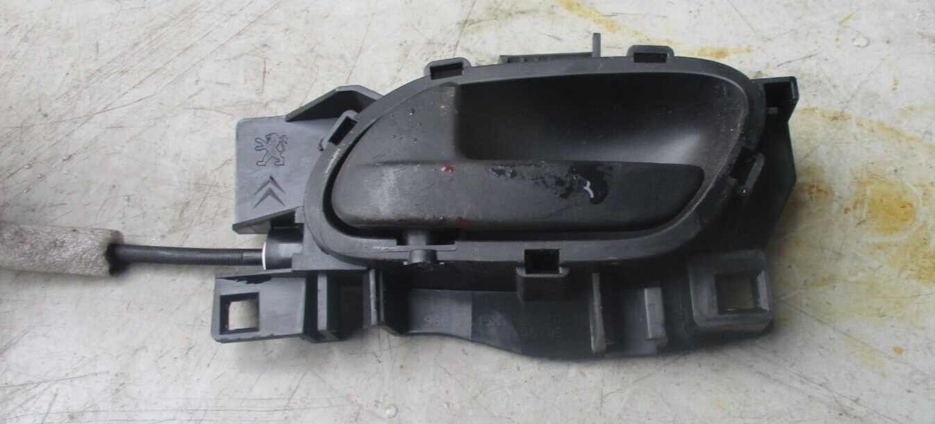 2021 VAUXHALL VIVARO PASSENGER SIDE FRONT DOOR LOCK MECHANISM AND HANDLE 1694254