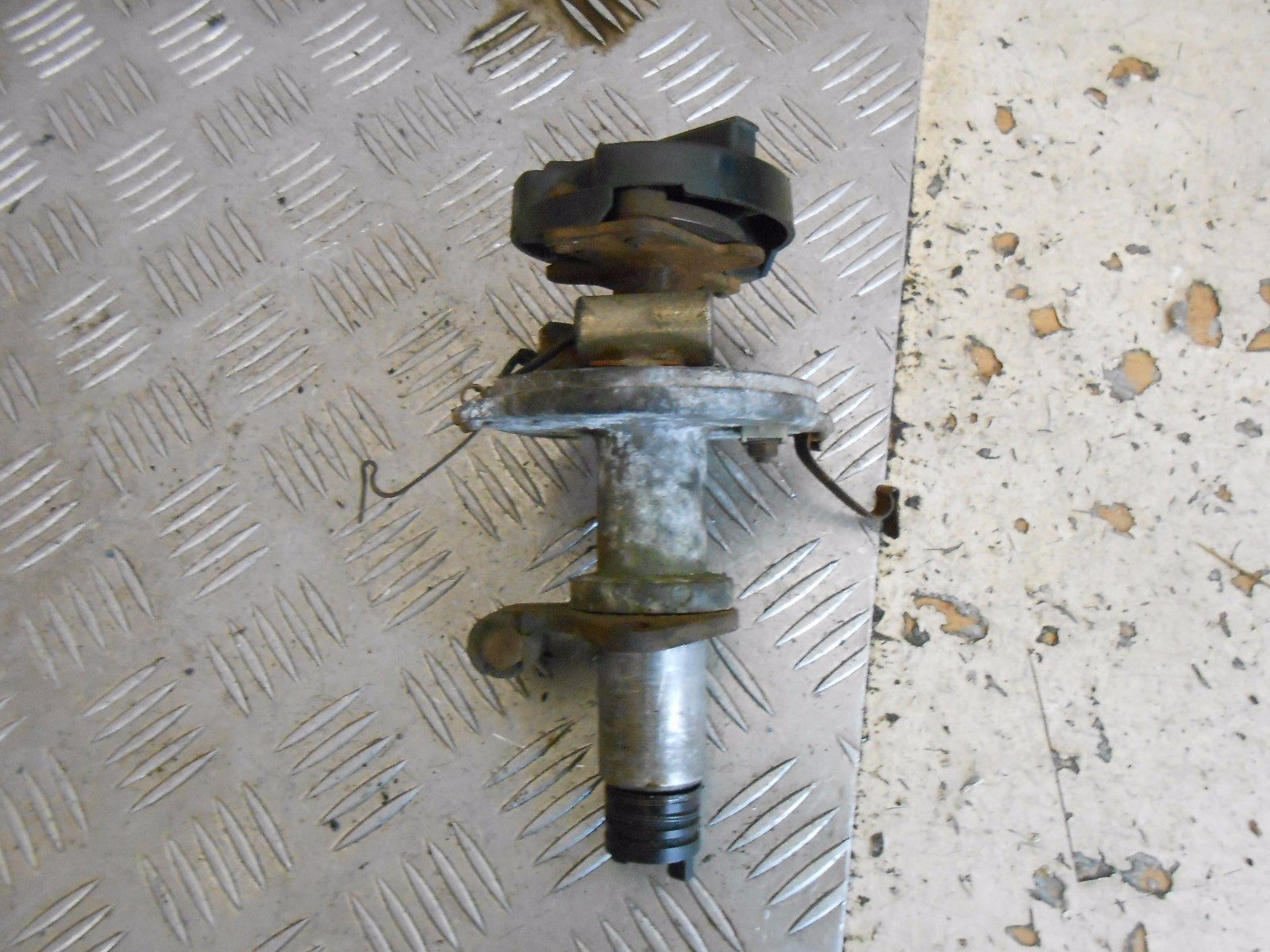 ALFA ROMEO GT 2000 VELOCE 2.0 (AR00512) IGNITION DISTRIBUTOR DISSY NO CAP