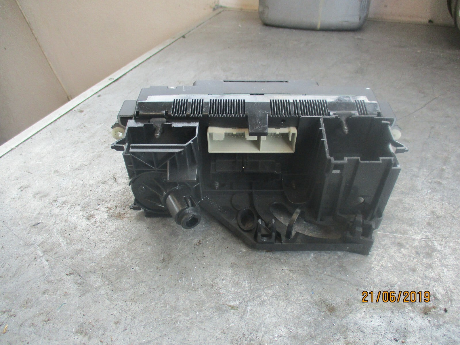 VW VOLKSWAGEN GOLF MK5 HEATER CONTROL UNIT 537011CF