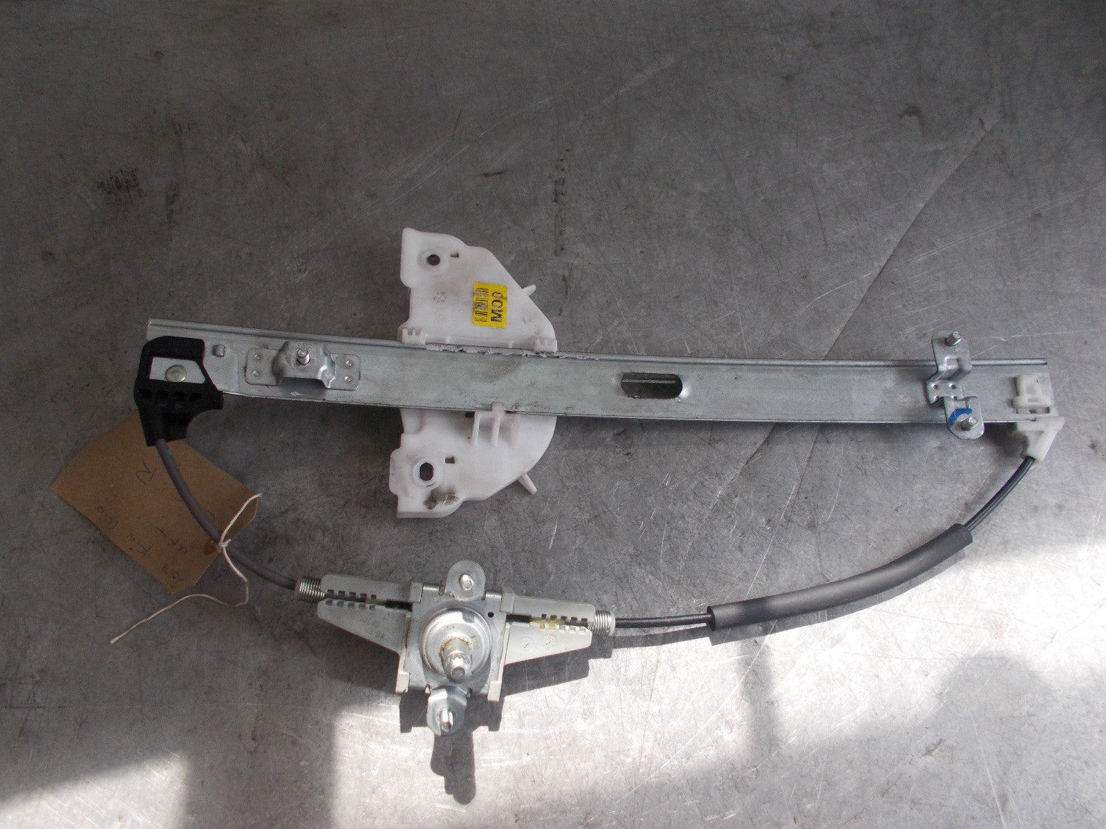 KIA RIO MK3 2017 OSR DRIVER SIDE REAR MANUAL WINDOW REGULATOR