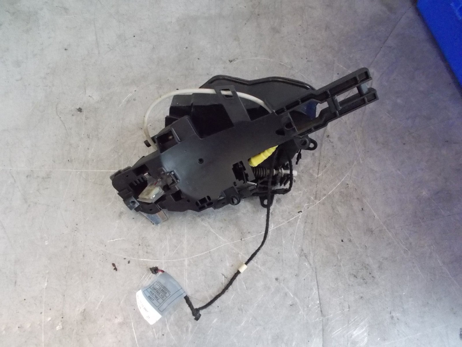 2005 BMW 1 SERIES 118D E87 OSF PASSENGER SIDE FRONT MECH & HANDLE TRIM 7202144