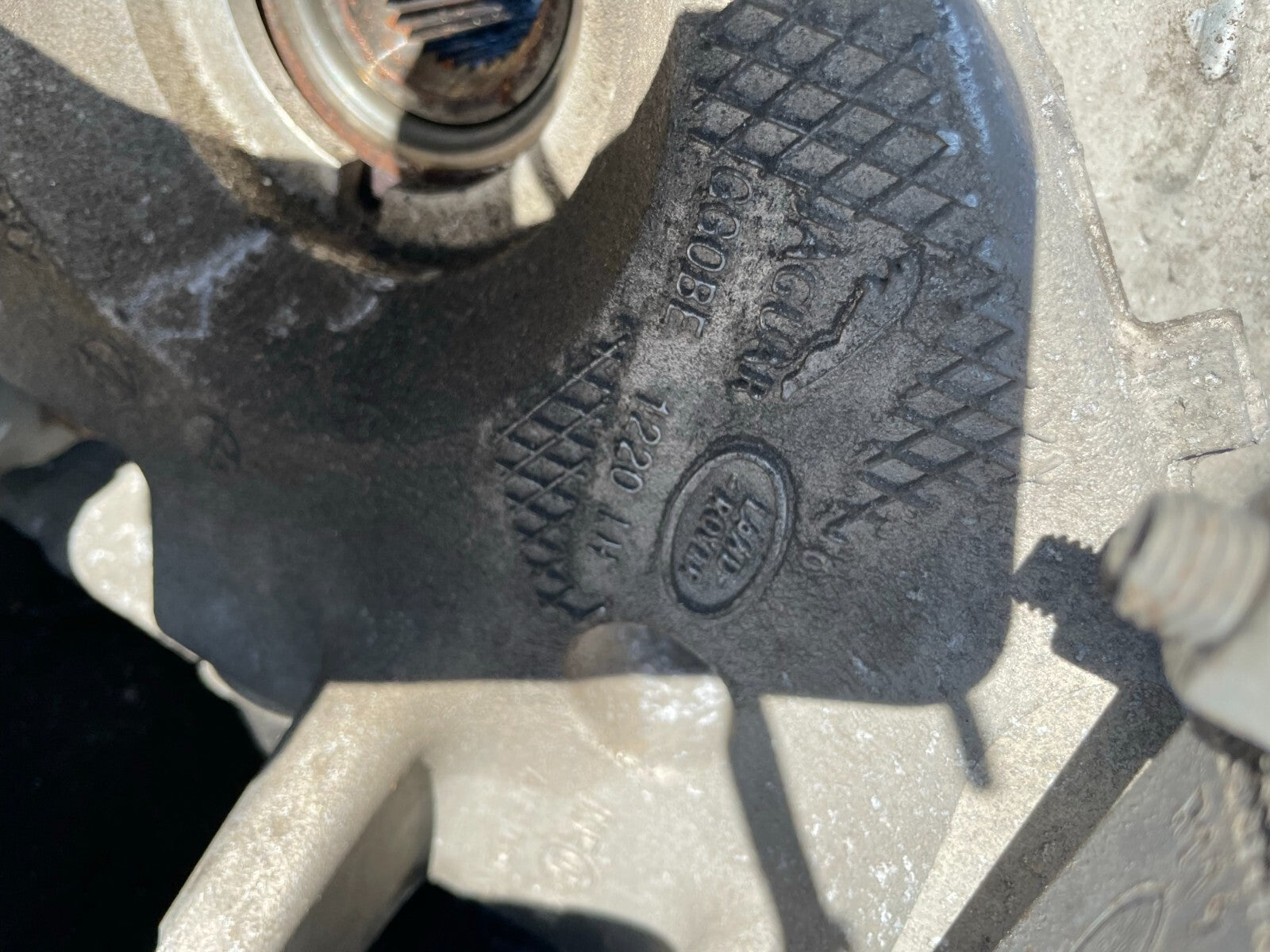 2019 JAGUAR XE 2.0 PETROL NSR PASSENGER SIDE WHEEL HUB BEARING CORNER ARMS