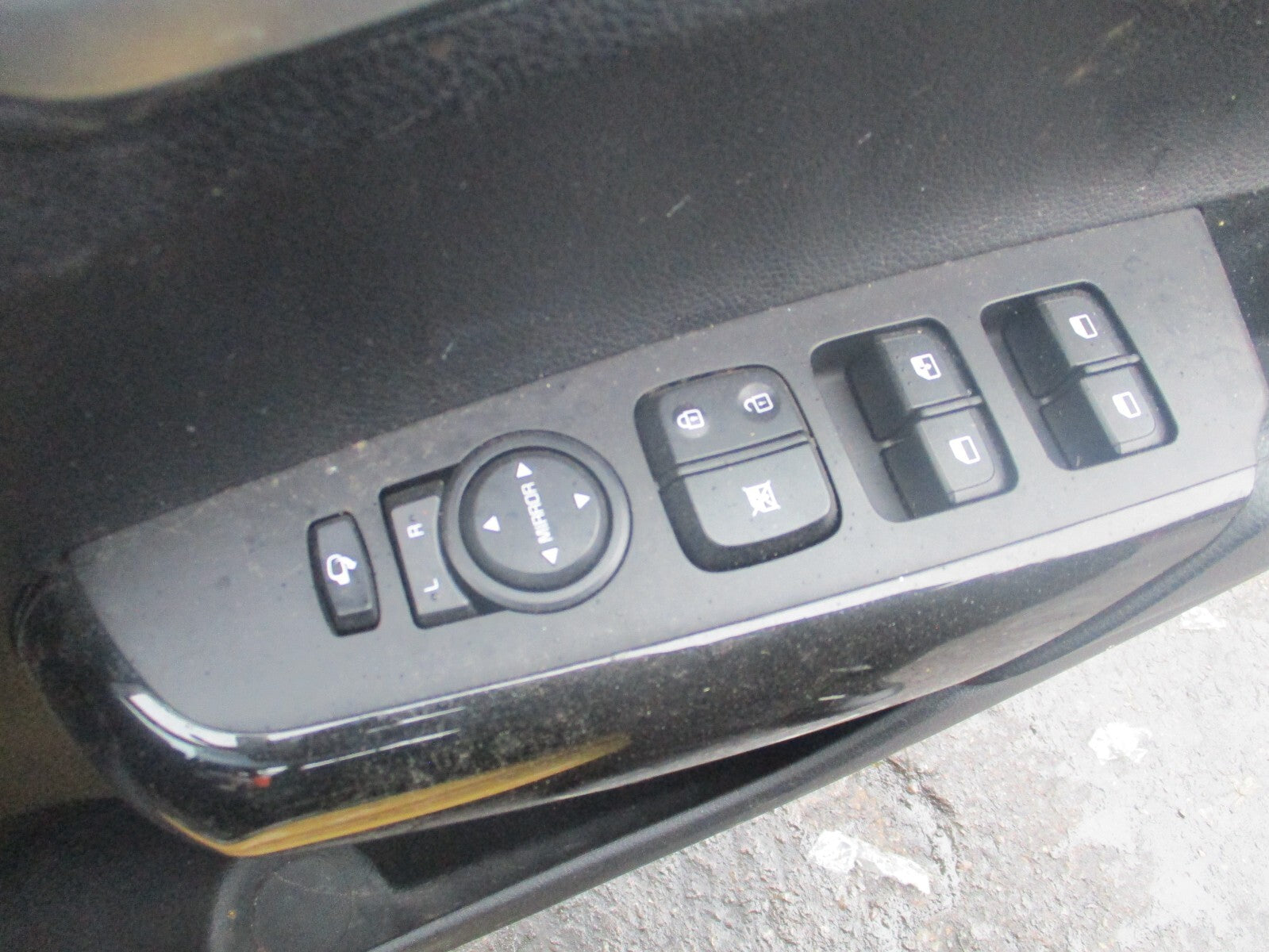 2023 KIA PICANTO MK3 JA OSF DRIVER SIDE FRONT POWERFOLD WINDOW CONTROL SWITCH