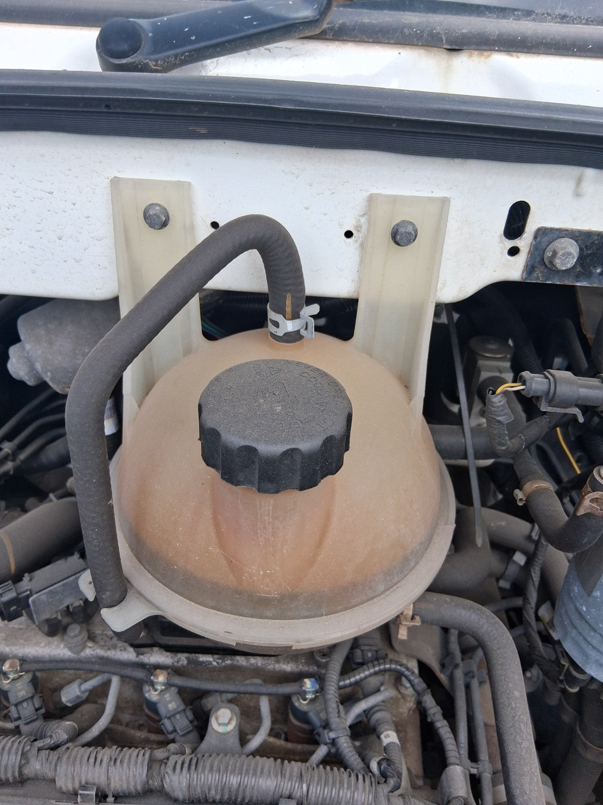 2020 SAIC LDV V80 COOLANT WATER EXPANSION OVERFLOW TANK