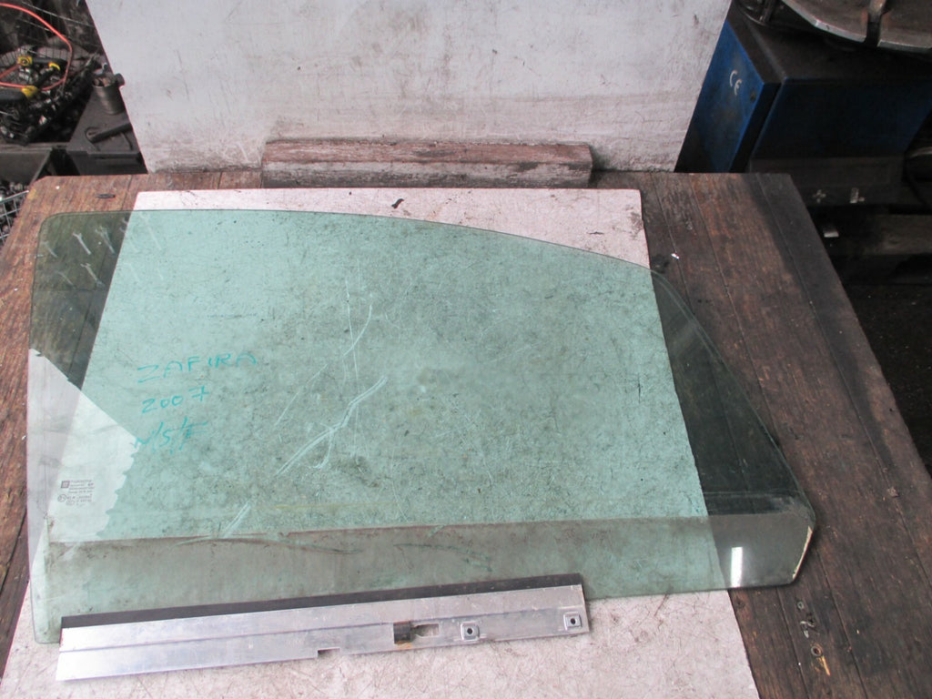 VAUXHALL ZAFIRA B 2007 NSF FRONT PASSENGER SIDE WINDOW GLASS E143R001582