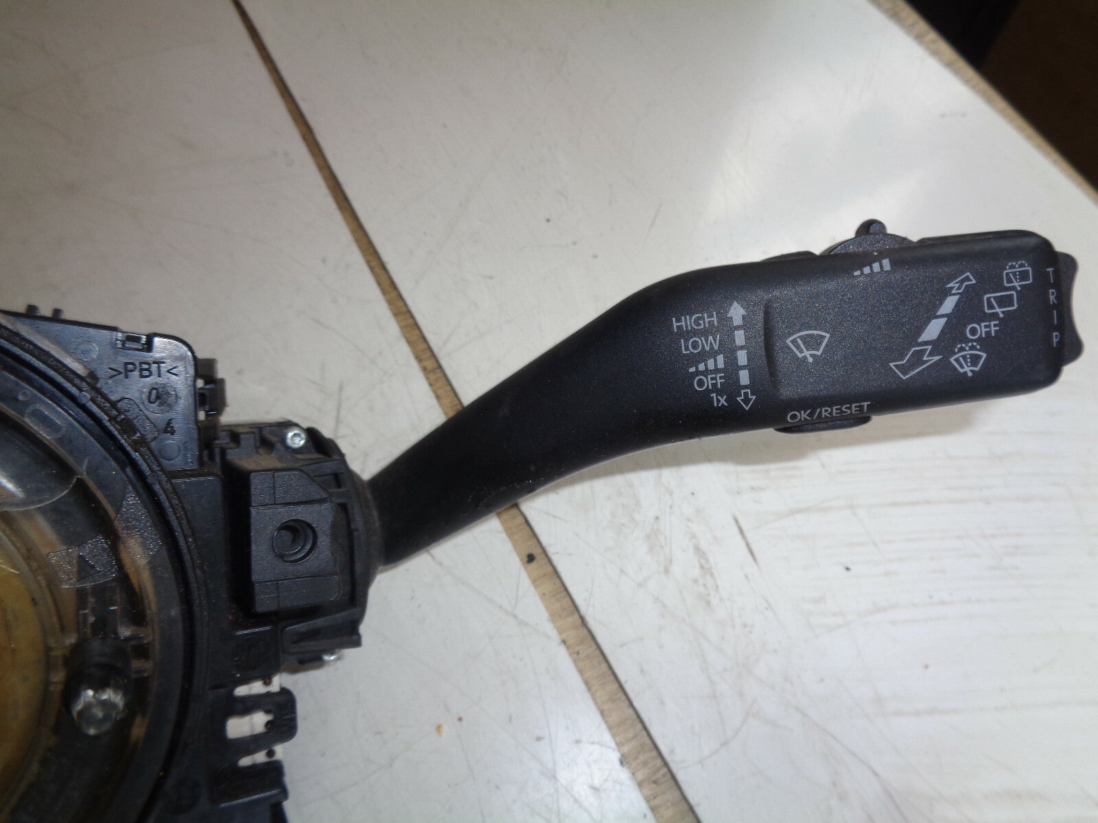 VW VOLKSWAGEN GOLF MK6 2010 COMBINATION SWITCH WIPER INDICATOR SQUIB STALKS