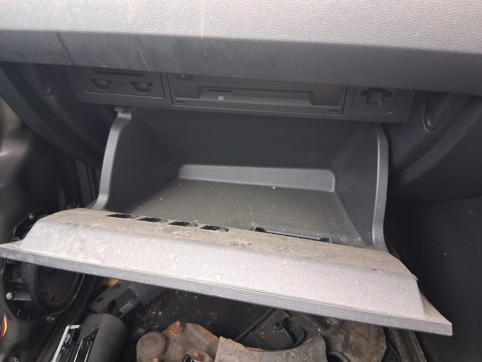 VW VOLKSWAGEN POLO 2018 MK6 DASHBOARD GLOVE BOX FRONT STORAGE COMPARTMENT