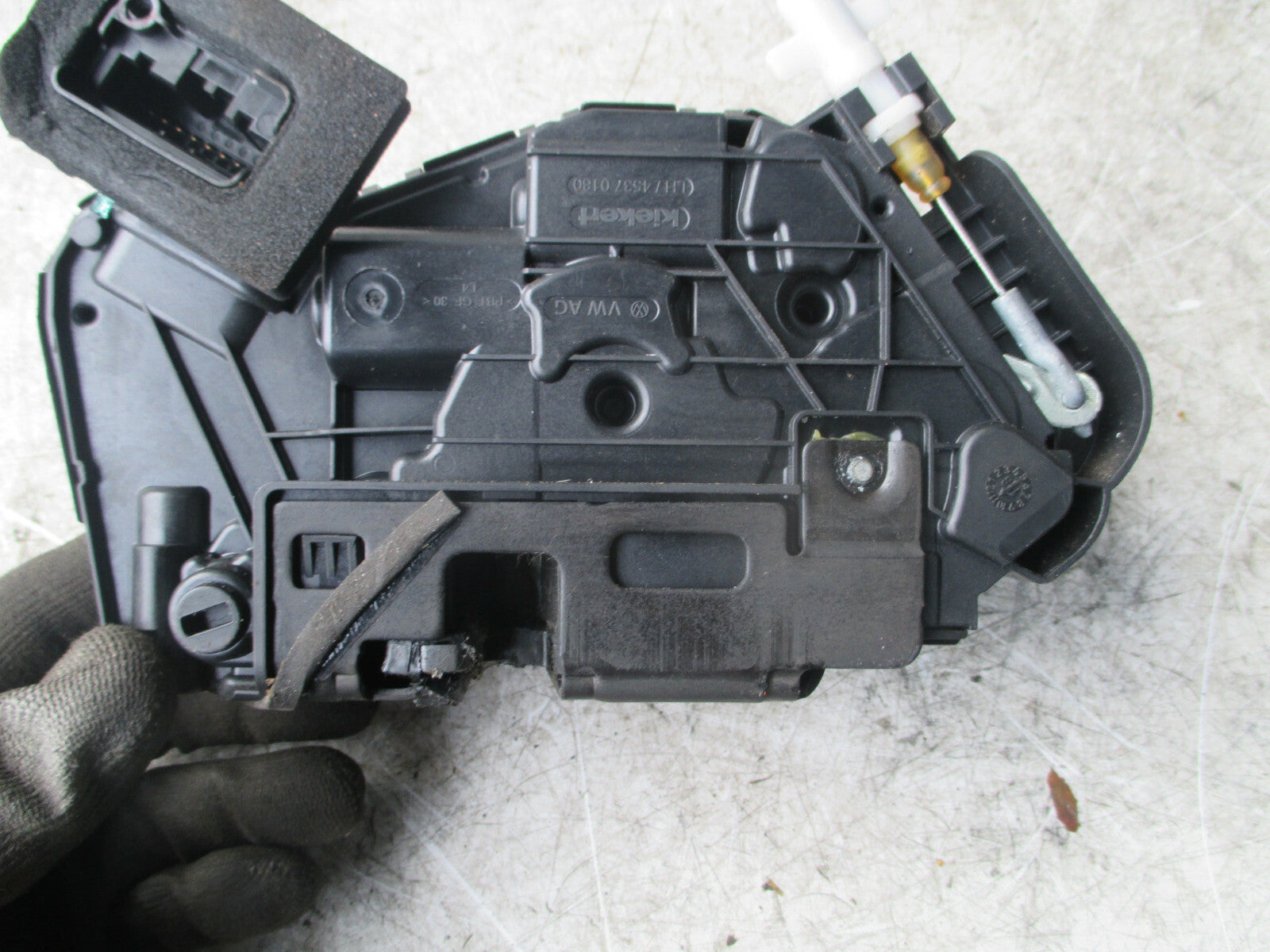 SKODA OCTAVIA 2019 MK4 NSR REAR PASSENGER SIDE DOOR LOCK MECHANISM