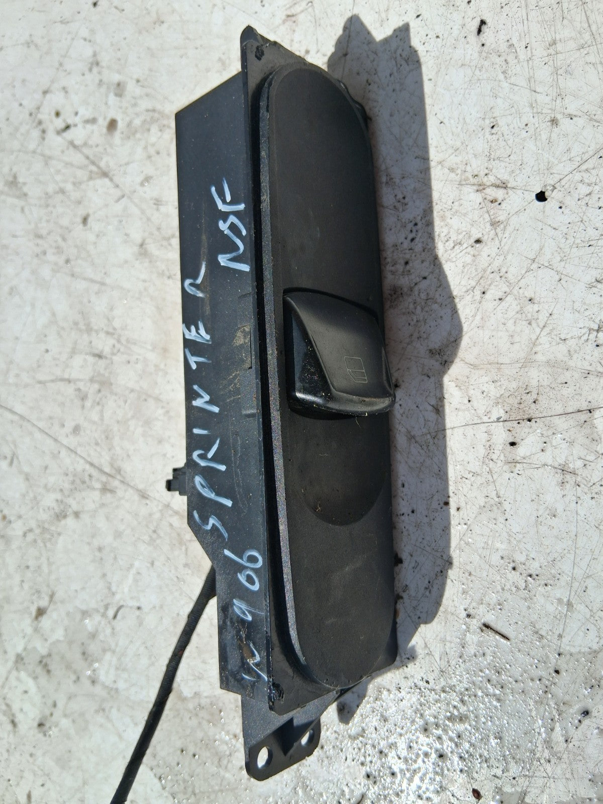 2016 MERCEDES BENZ SPRINTER W906 NSF PASSENGER SIDE WINDOW SWITCH A9065450913