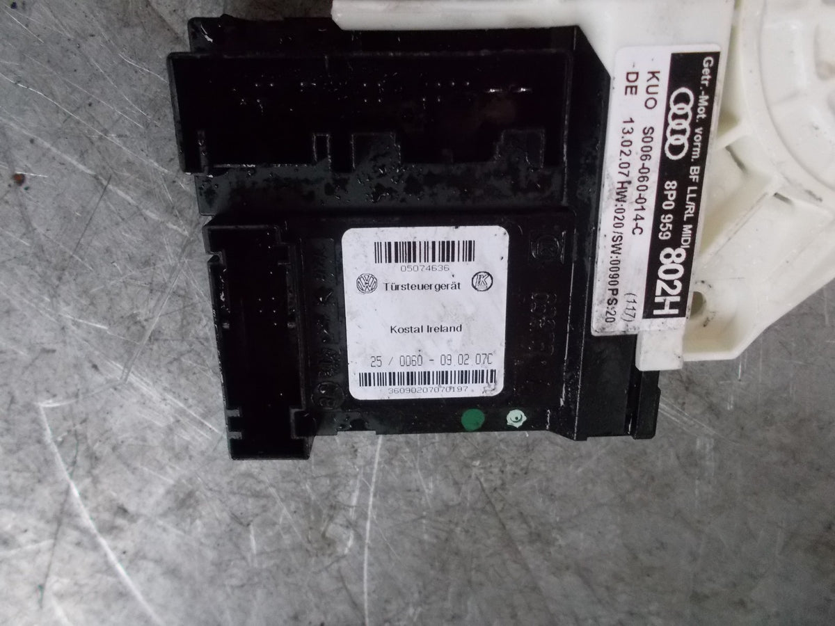 AUDI A3 NS/ PASSENGER SIDE FRONT WINDOW MOTOR REGULATOR 8P0959802H